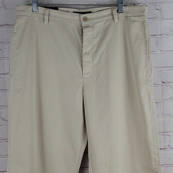 Banana Republic Gavin Flat -Front Lightweight Chino Pants. Size 35/32 - Picture 3 of 9